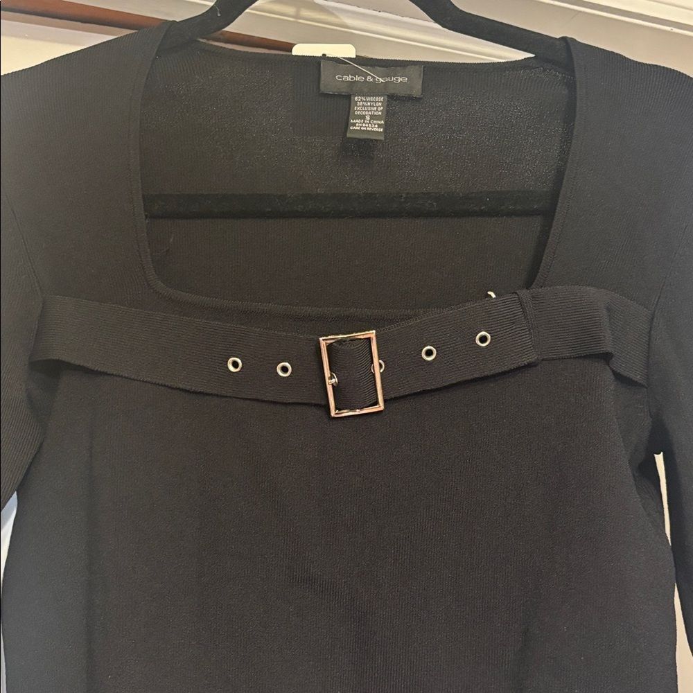 Vintage Cable & Gauge Buckle-Detailed Black Knit Top - Small